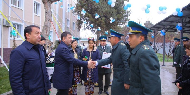 Bayram arafasida harbiy xizmatchilar yangi uyga ega bo‘lishdi