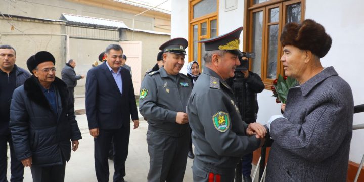 Qo’mondon marhum harbiy xizmatchining xonadonida bo’ldi